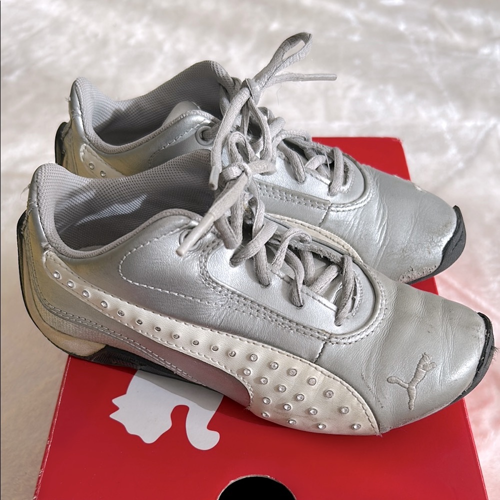 8/$20 Puma Drift Cat Diamonds Girls Silver and Gray Sneakers Size 11.5